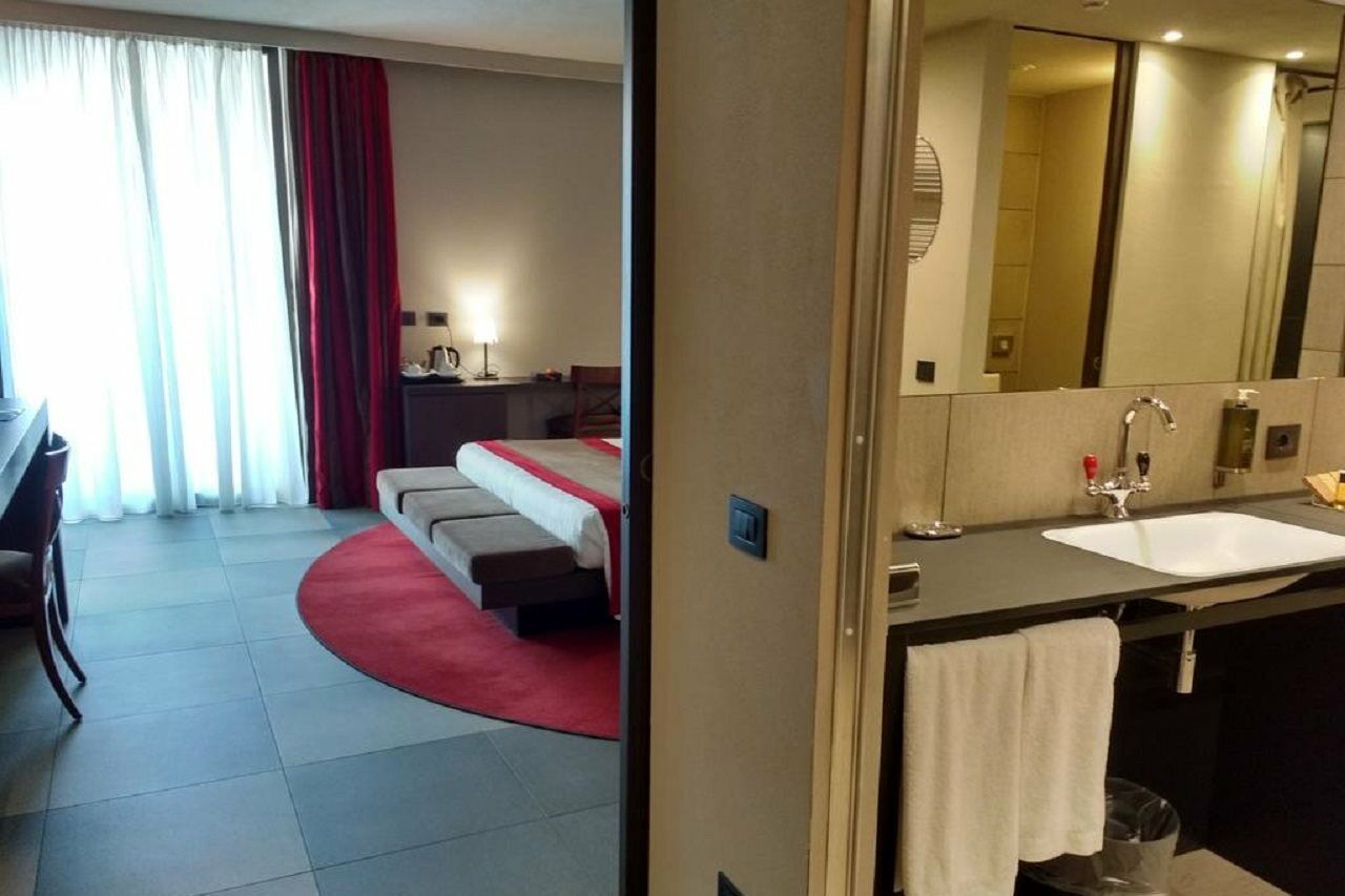 Ih Hotels Milano Ambasciatori Bagian luar foto
